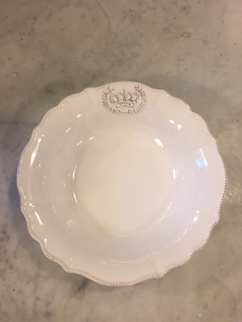 Serving Bowls & Dishes